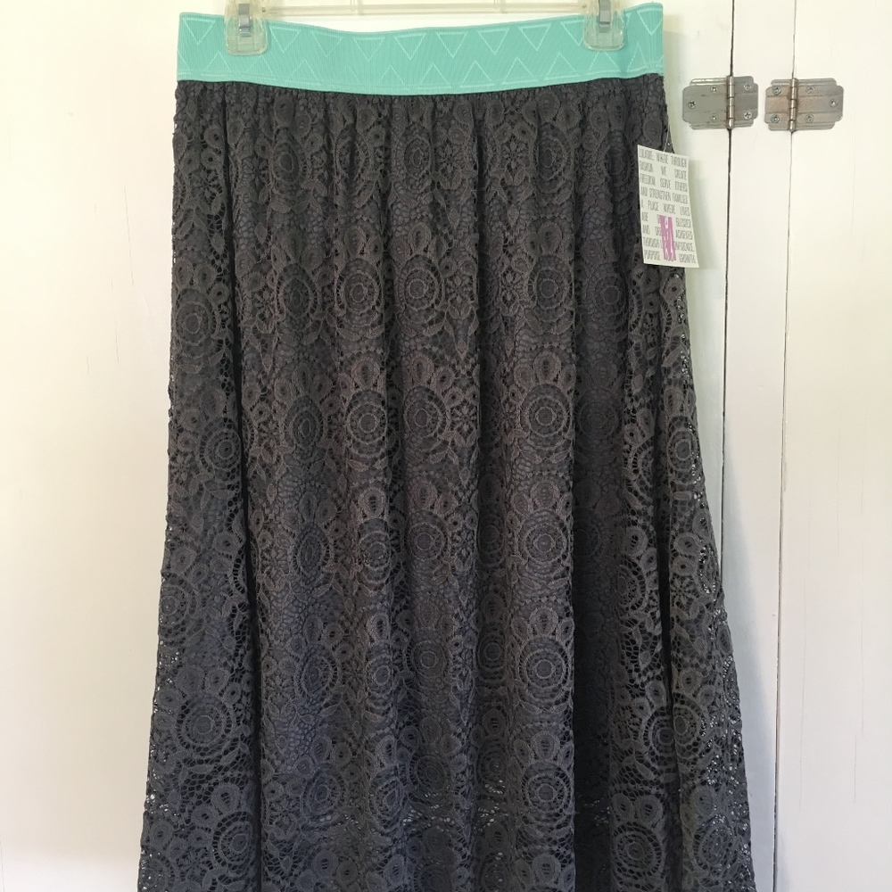 NWT LuLaRoe Lola Grey Lace Skirt
